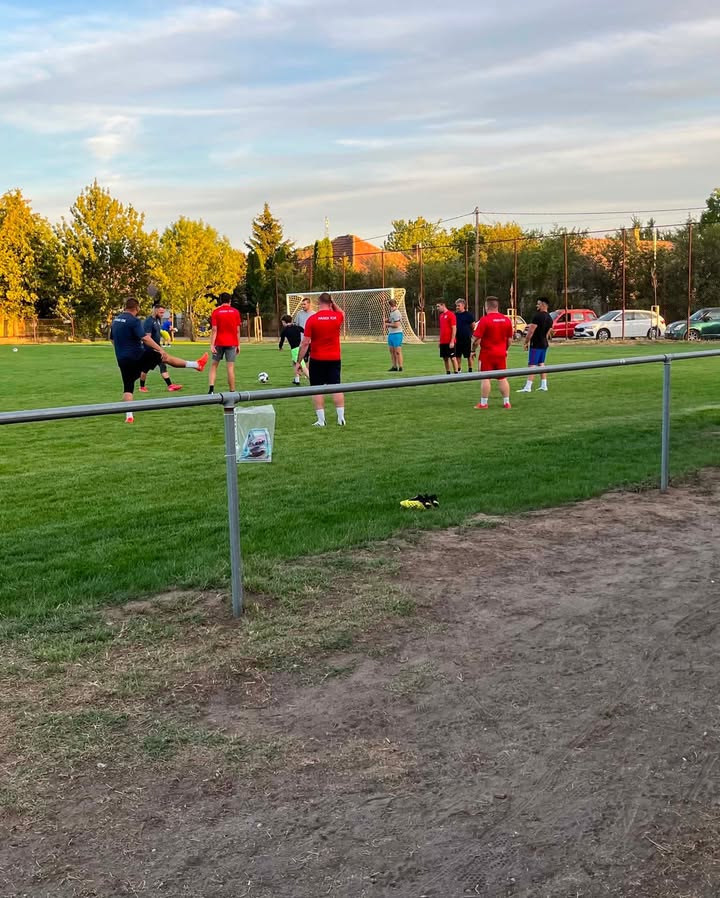 ⚽️🔴🔵 MA MEGTELT ÉLETTEL A PÁNDI SPORTPÁLYA – 10. kép