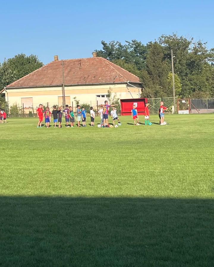 Ma is megtelt élettel a pándi sportpálya – 3. kép