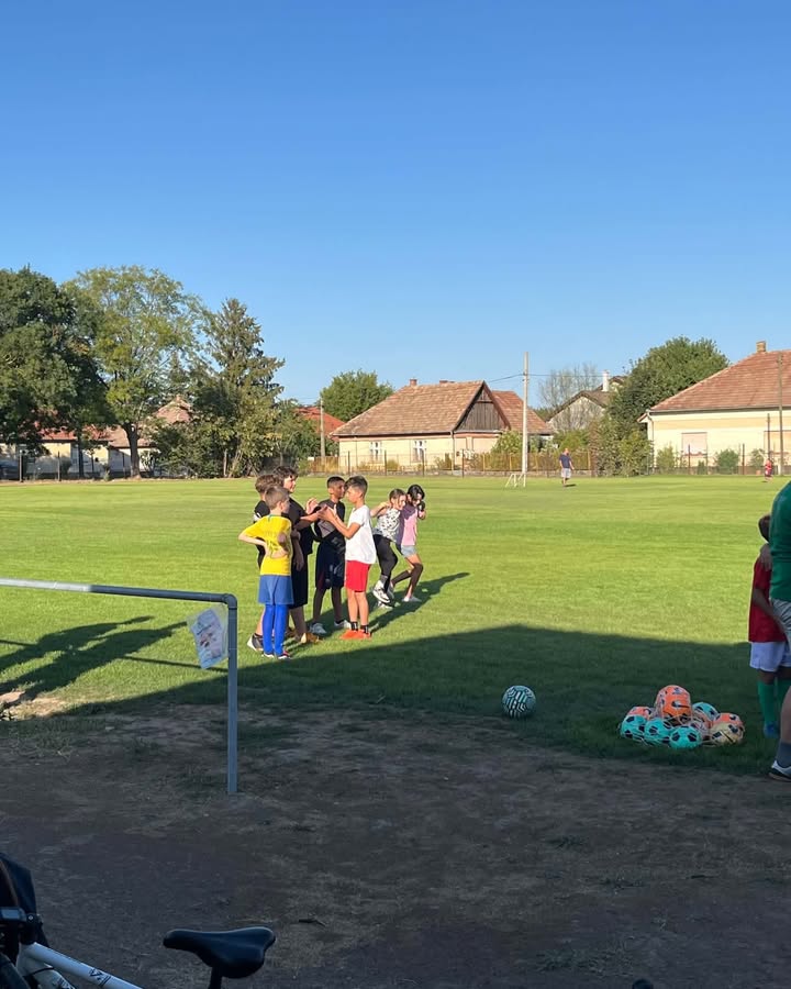 Ma is megtelt élettel a pándi sportpálya – 5. kép