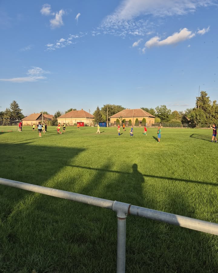 ⚽🔴🔵 Ma is nagy élet volt a Pándi KSK sportpályáján