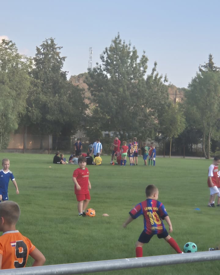 ⚽🔴🔵 Ma is nagy élet volt a Pándi KSK sportpályáján – 8. kép