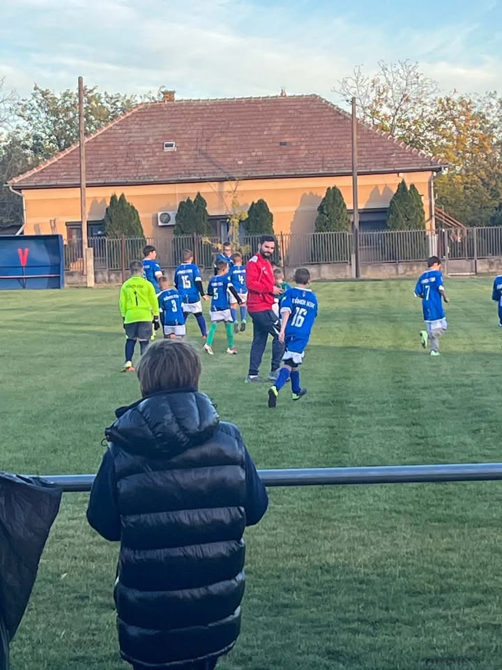 ⚽🔴🔵 MÁR JAVÁBAN ZAJLIK AZ U11-ES EDZŐMÉRKŐZÉS – 8. kép